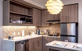 Element Hampton Peninsula Town Center